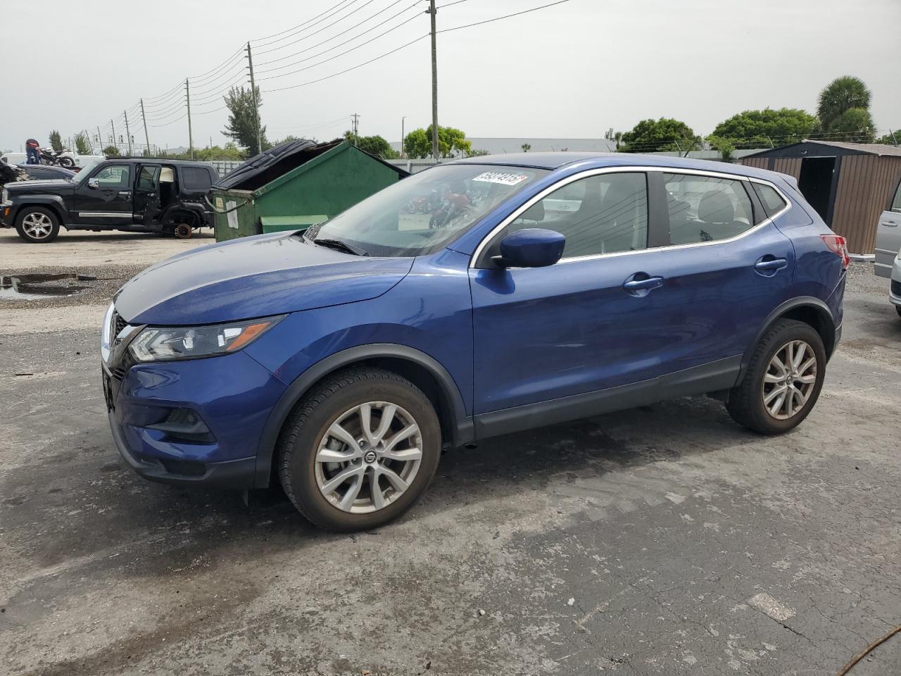 NISSAN ROGUE SPORT S