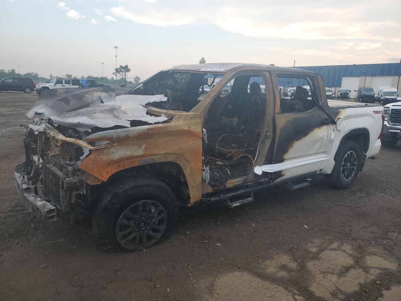 TOYOTA TUNDRA CREWMAX SR