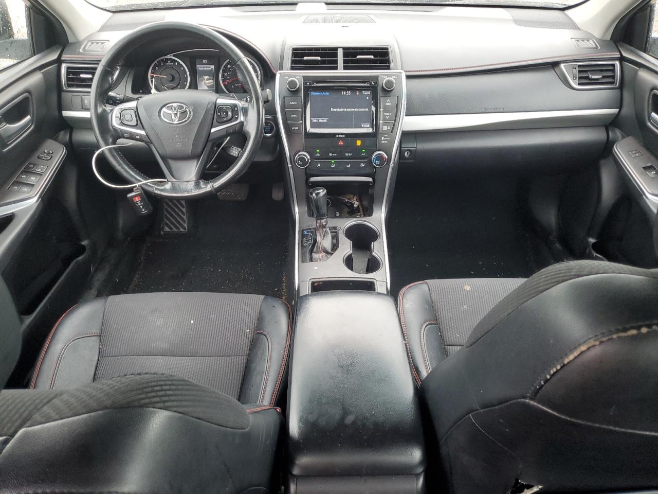 Toyota Camry le 2017