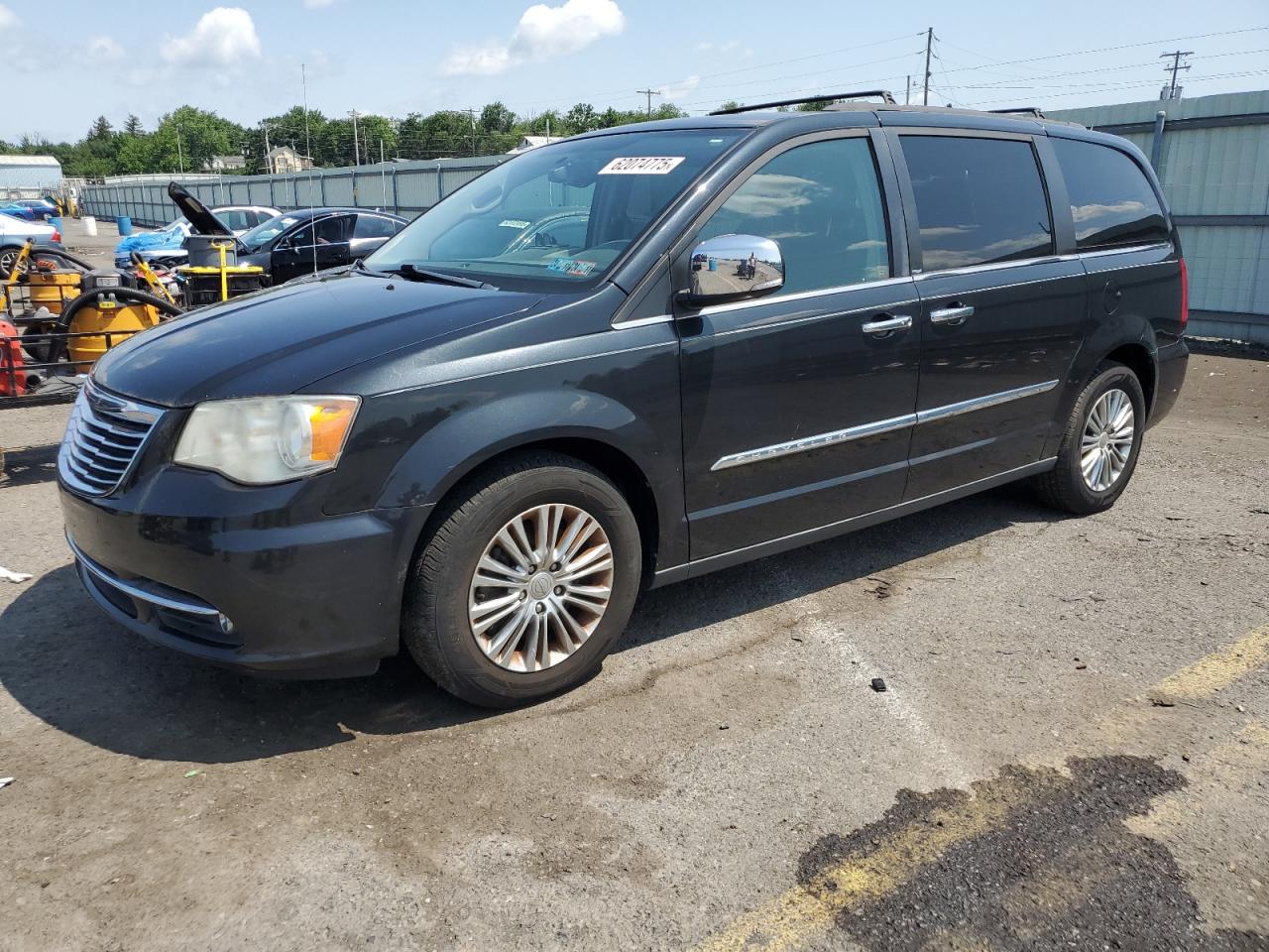 CHRYSLER TOWN & COUNTRY TOURING L