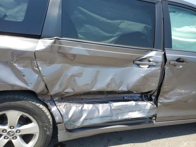 2018 TOYOTA SIENNA LE 5TDKZ3DC1JS952220