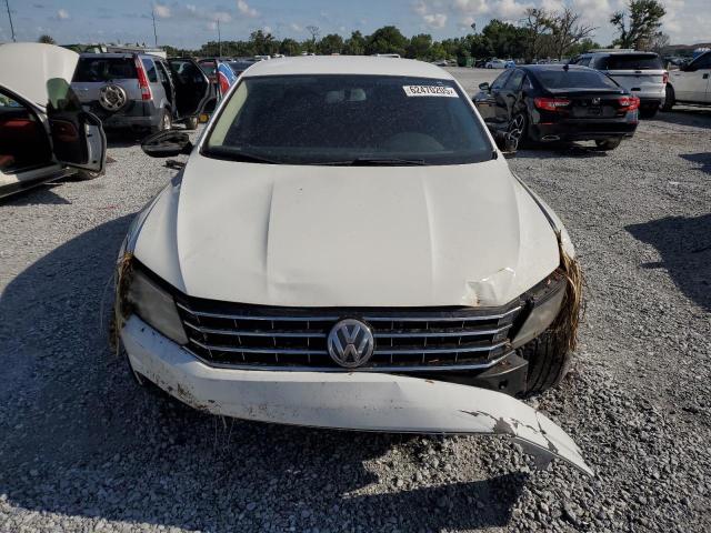 2017 VOLKSWAGEN PASSAT S 1VWAT7A3XHC071582