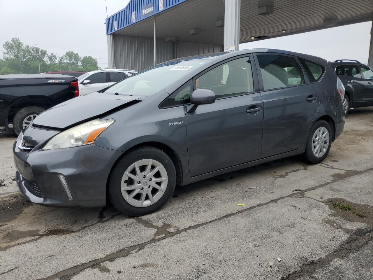 TOYOTA PRIUS V