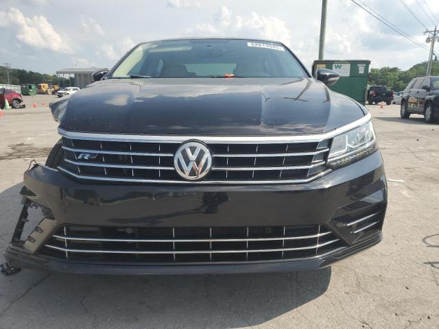 2017 VOLKSWAGEN PASSAT R-L 1VWDT7A30HC049815