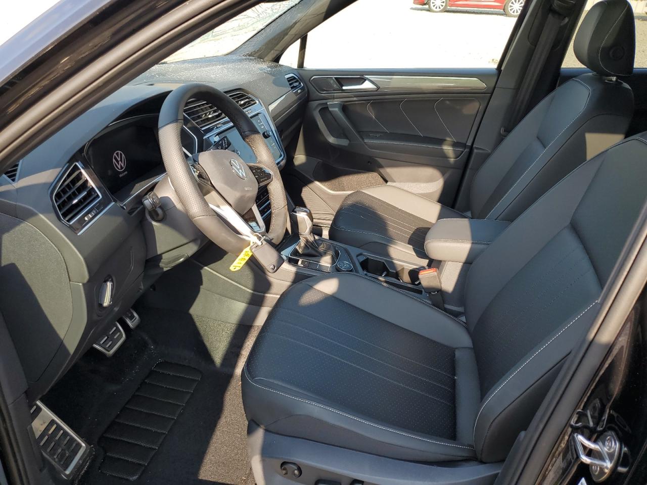 VOLKSWAGEN TIGUAN SE R-LINE BLACK