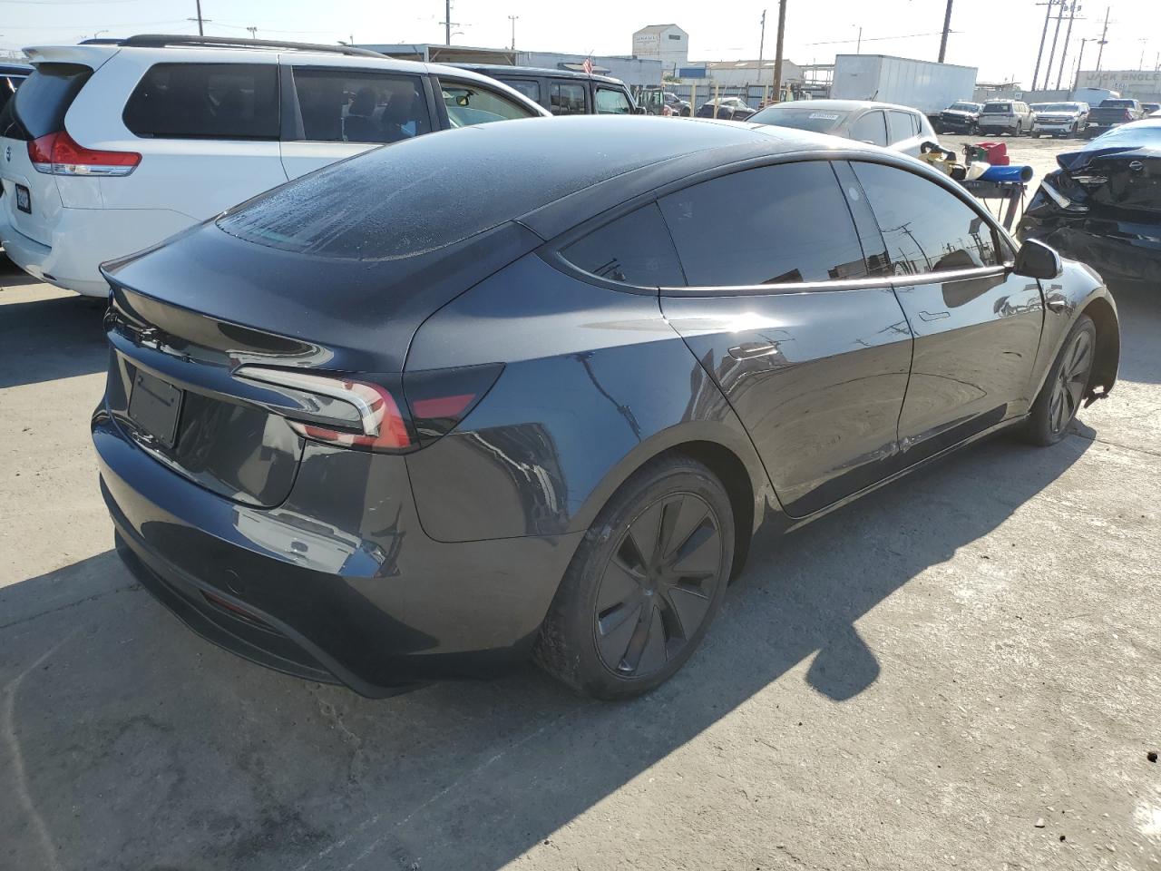 TESLA MODEL 3