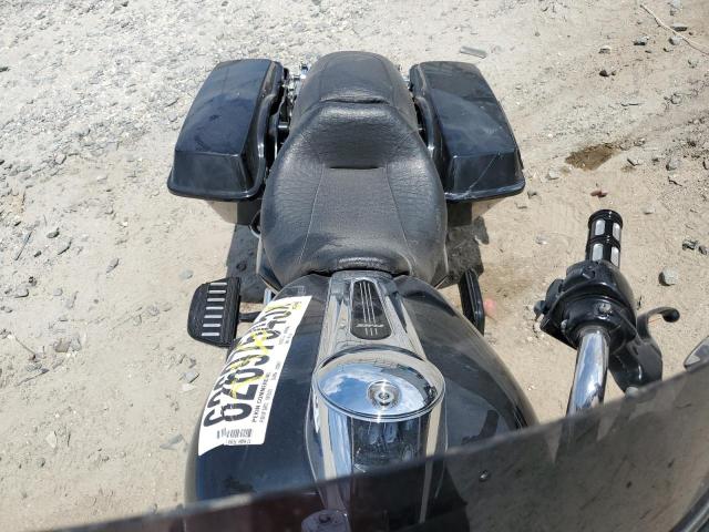 2011 HARLEY-DAVIDSON FLHX 1HD1KBM19BB670424