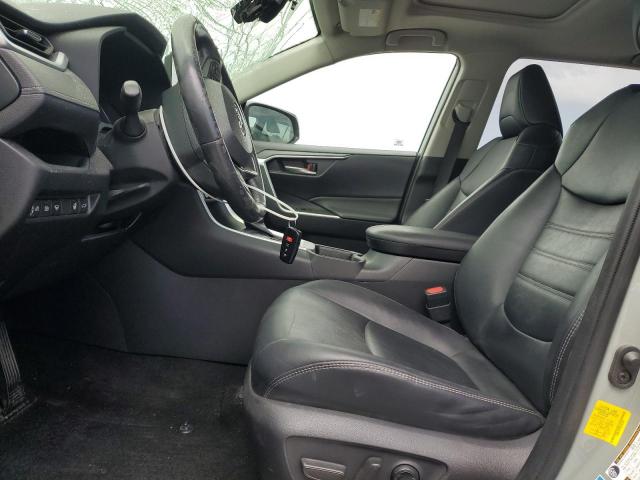 2019 TOYOTA RAV4 XLE P - JTMA1RFVXKD023953
