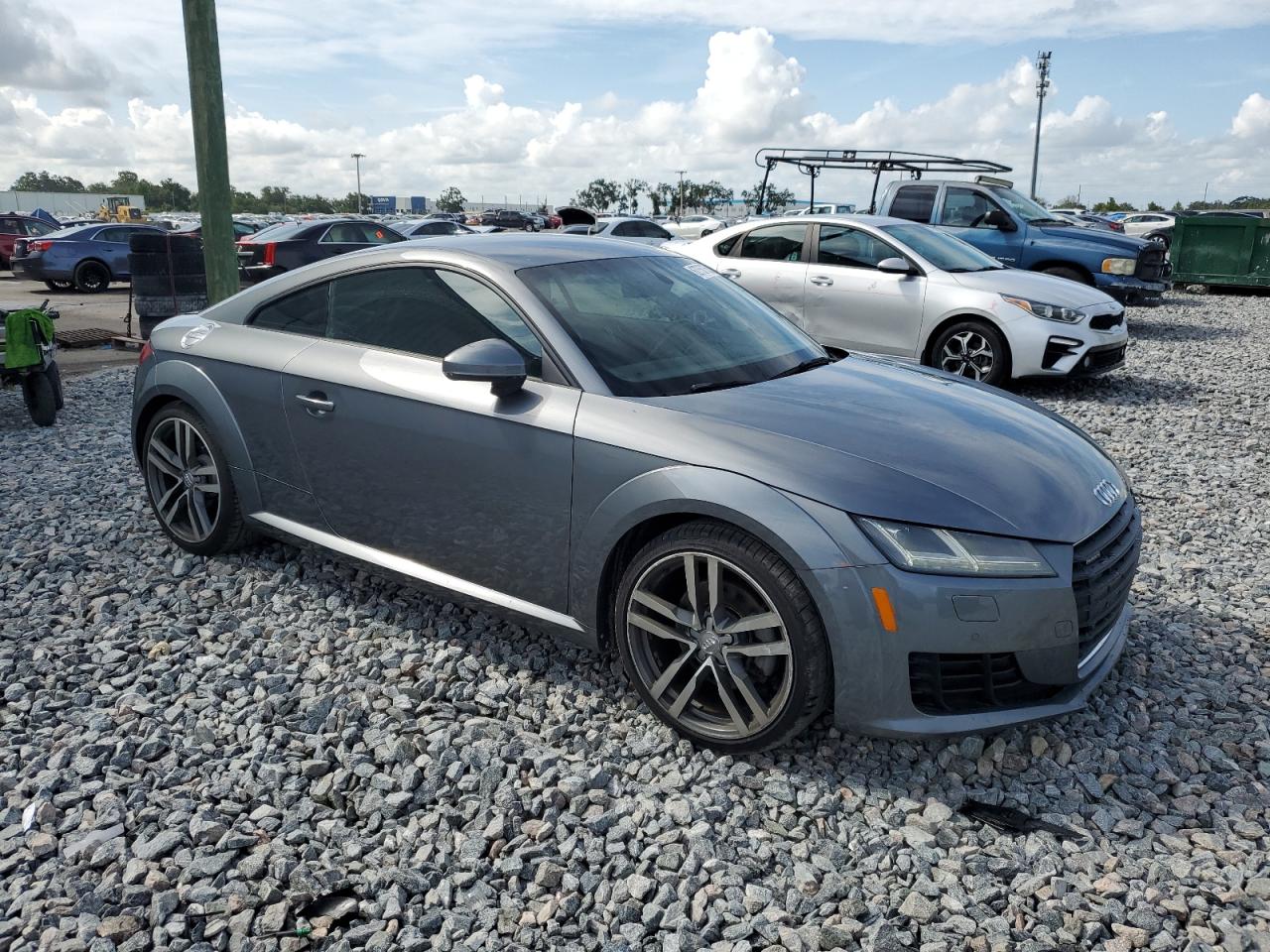 AUDI TT