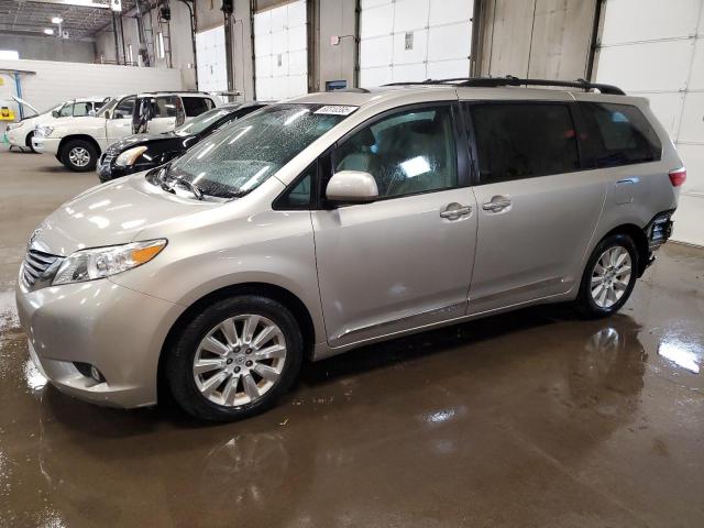 TOYOTA SIENNA XLE