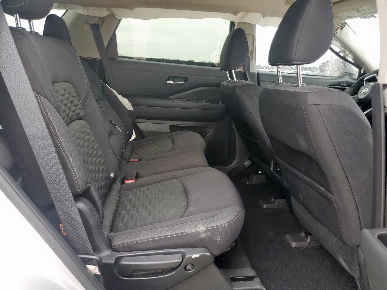 NISSAN PATHFINDER SV