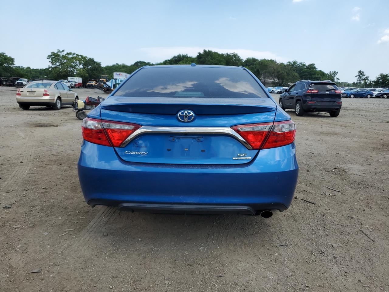 Toyota Camry le 2016