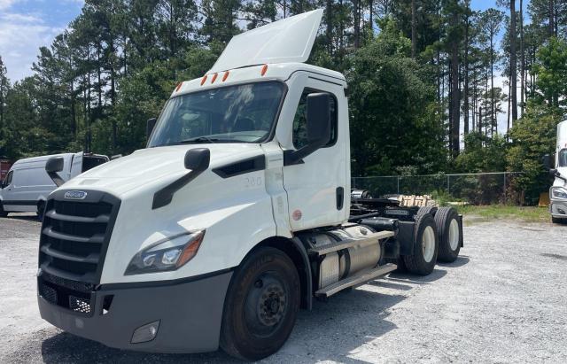 FREIGHTLINER CASCADIA 1 2022 white  diesel 1FUJHTDVXNLNM6615 photo #3