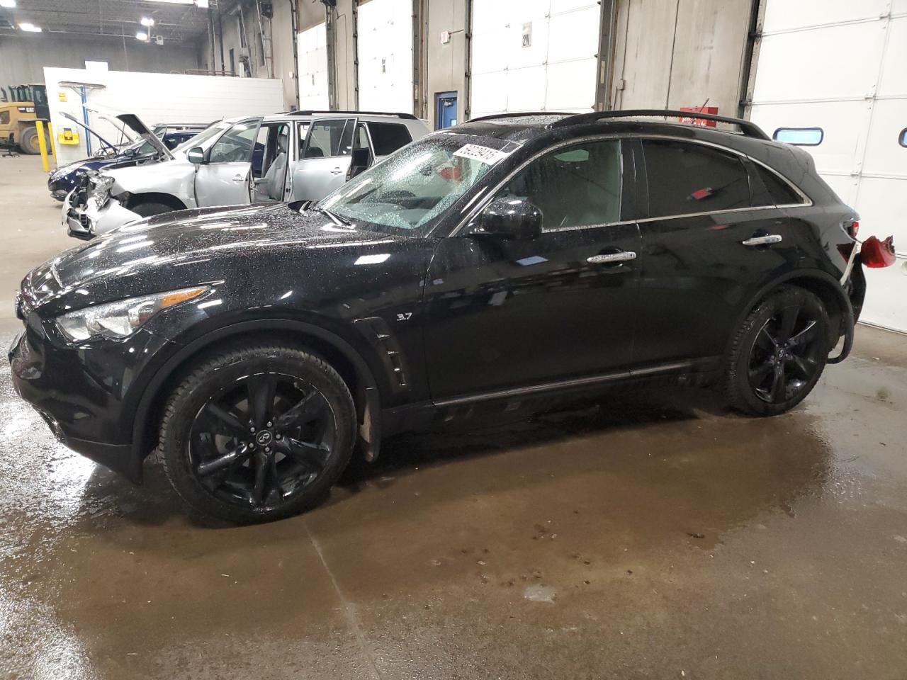INFINITI QX70