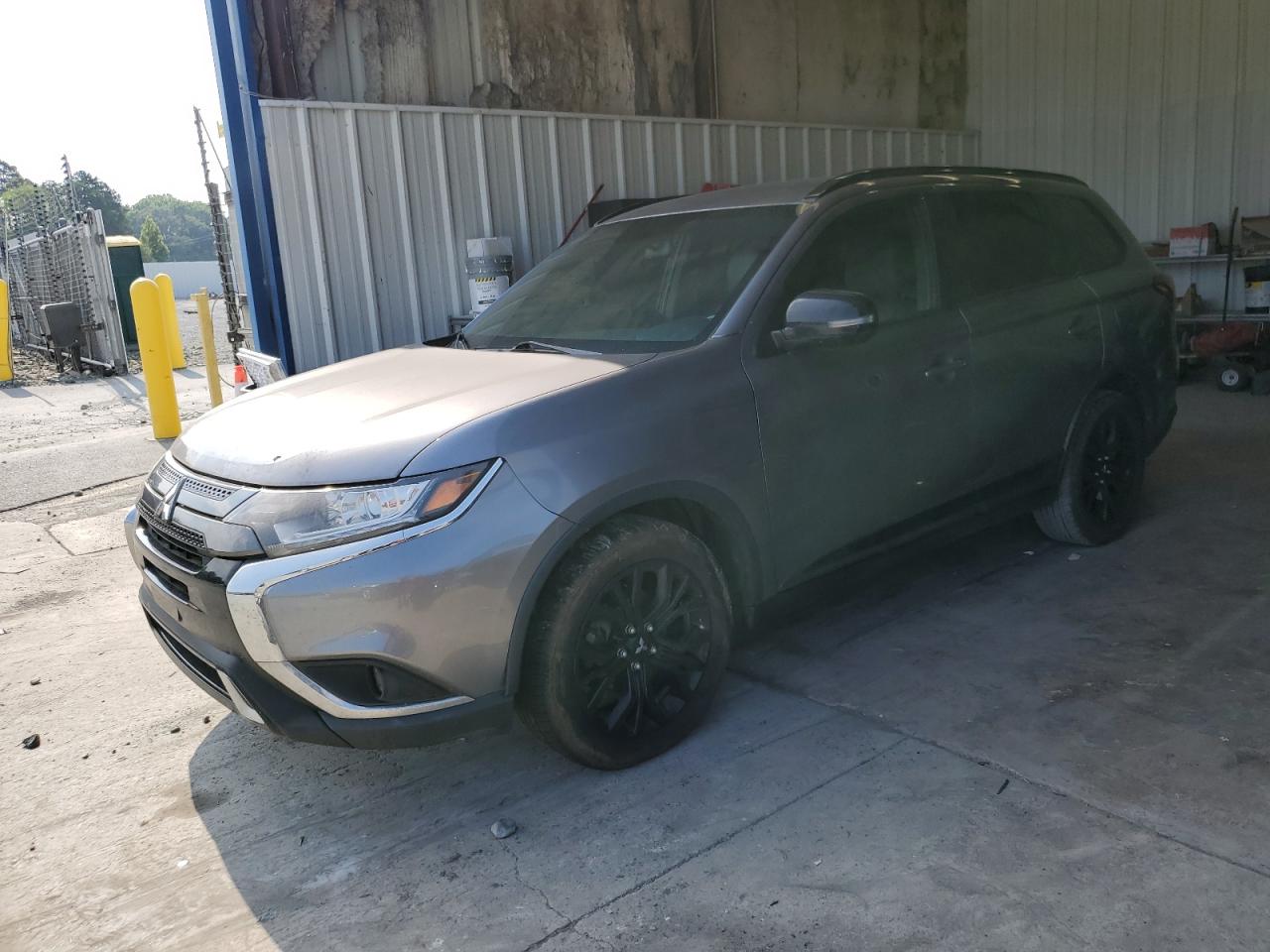 MITSUBISHI OUTLANDER SE
