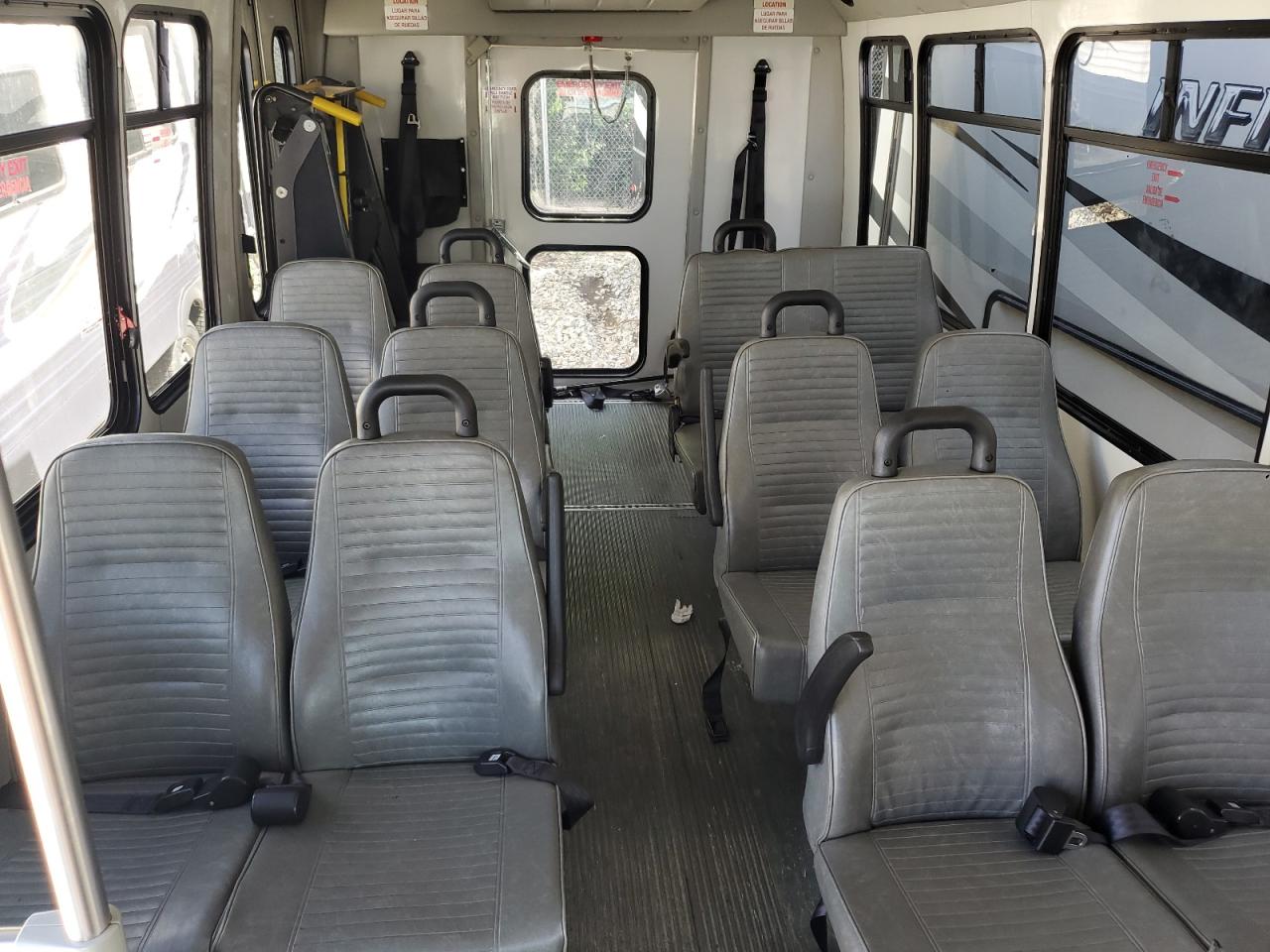 FORD ECONOLINE E450 SUPER DUTY CUTAWAY VAN