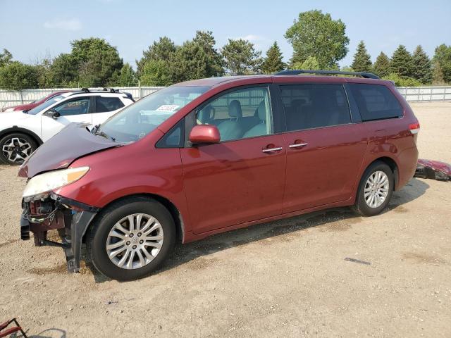 TOYOTA SIENNA XLE