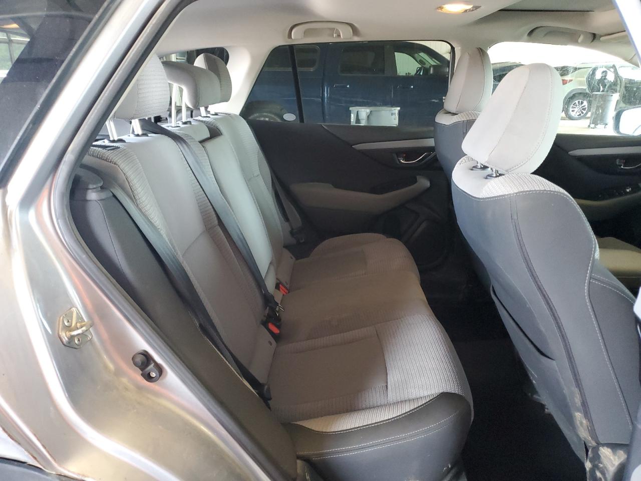 SUBARU OUTBACK PREMIUM