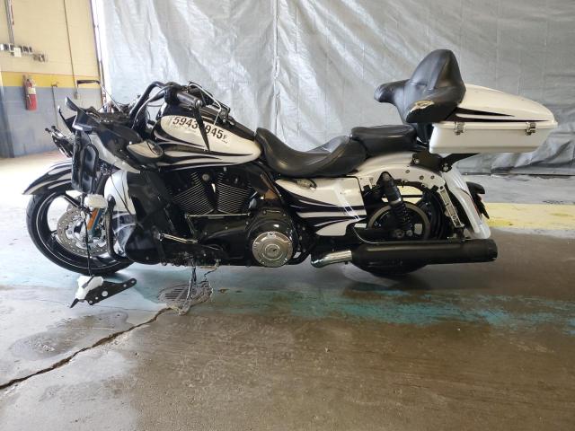 HARLEY-DAVIDSON FLHXSE CVO 2016 white  gas 1HD1PXN14GB961482 photo #4