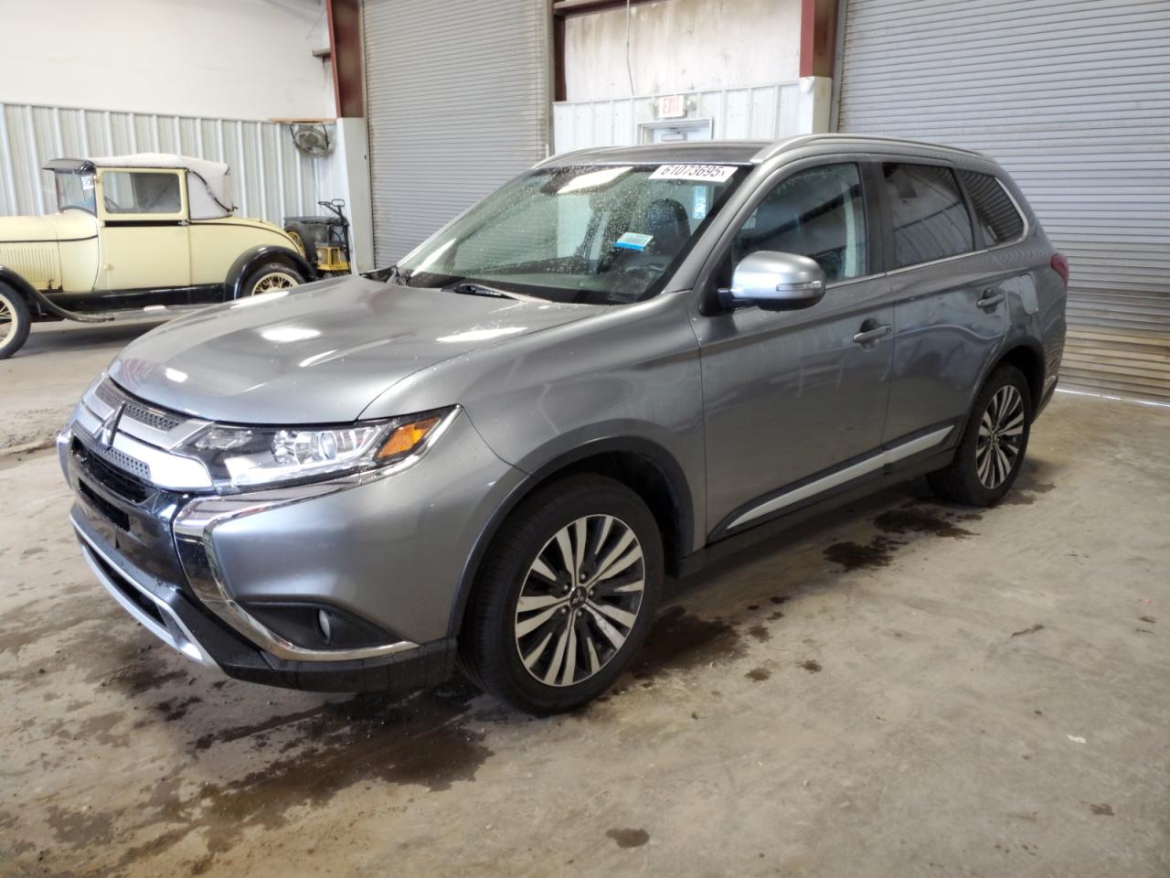 MITSUBISHI OUTLANDER SE
