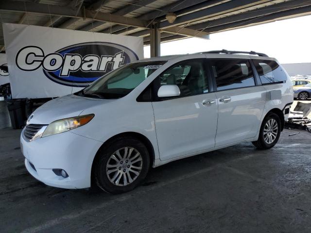 TOYOTA SIENNA XLE