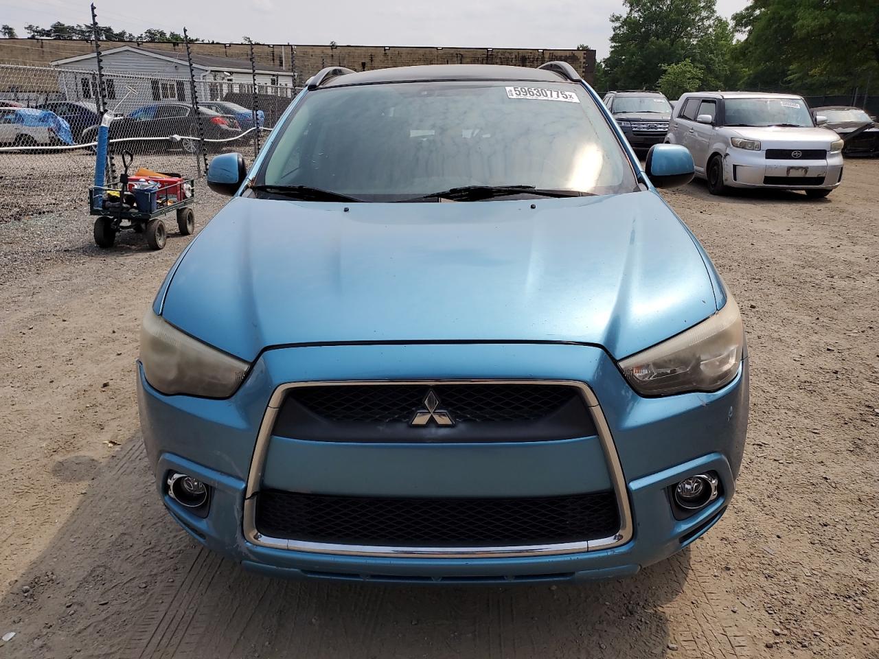 MITSUBISHI OUTLANDER SE