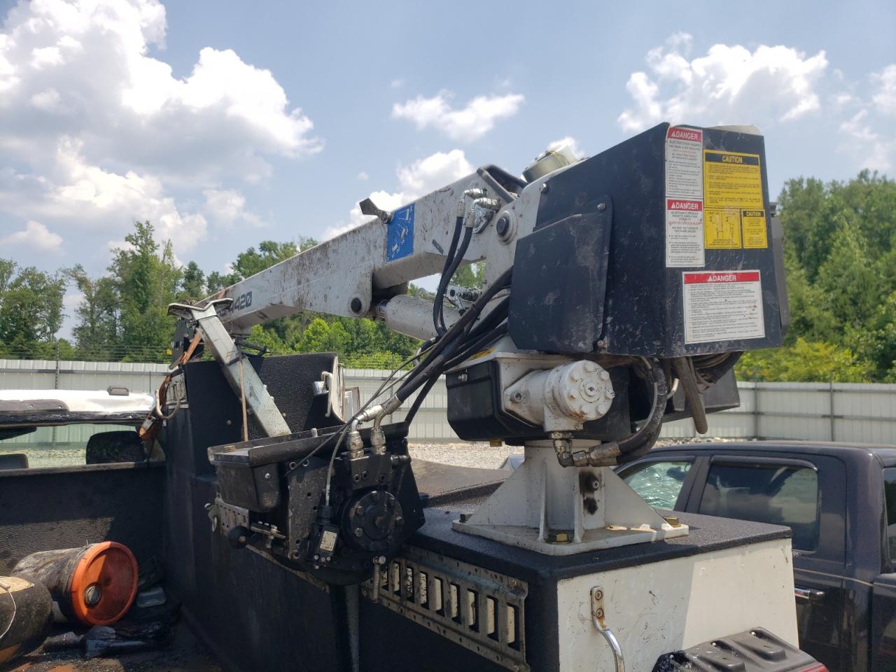 FORD F-550 SUPER DUTY