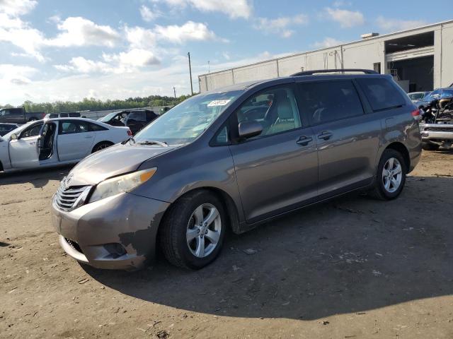 TOYOTA SIENNA LE