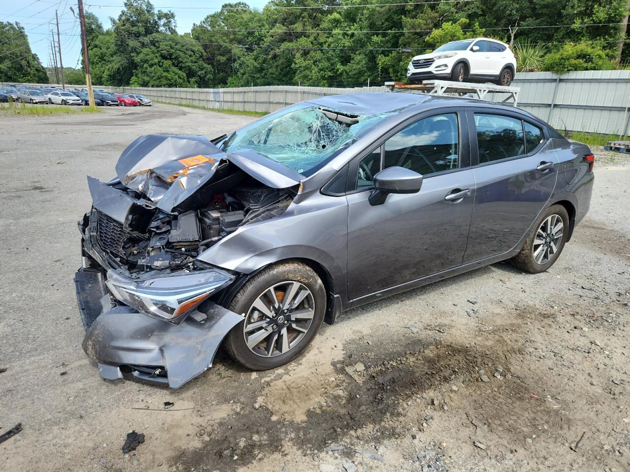 NISSAN VERSA SV