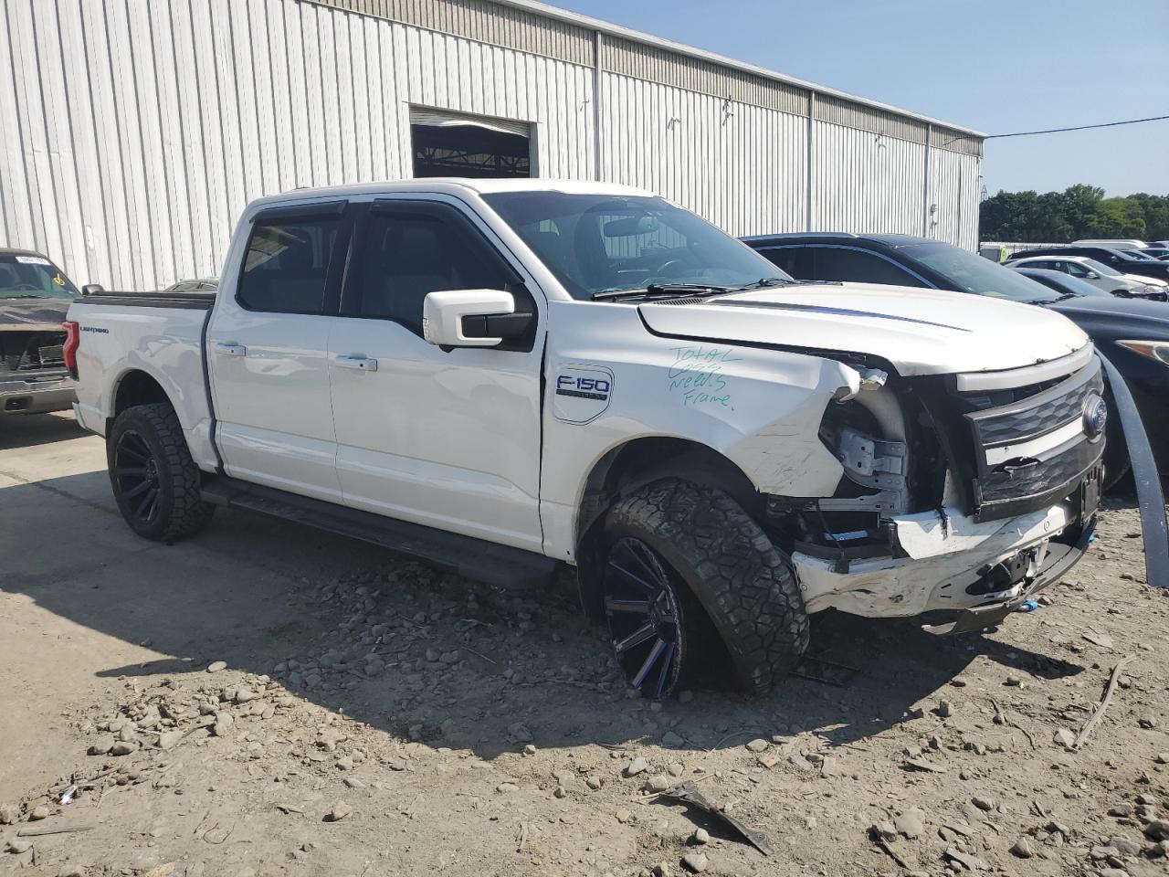 FORD F-150 LIGHTNING PRO