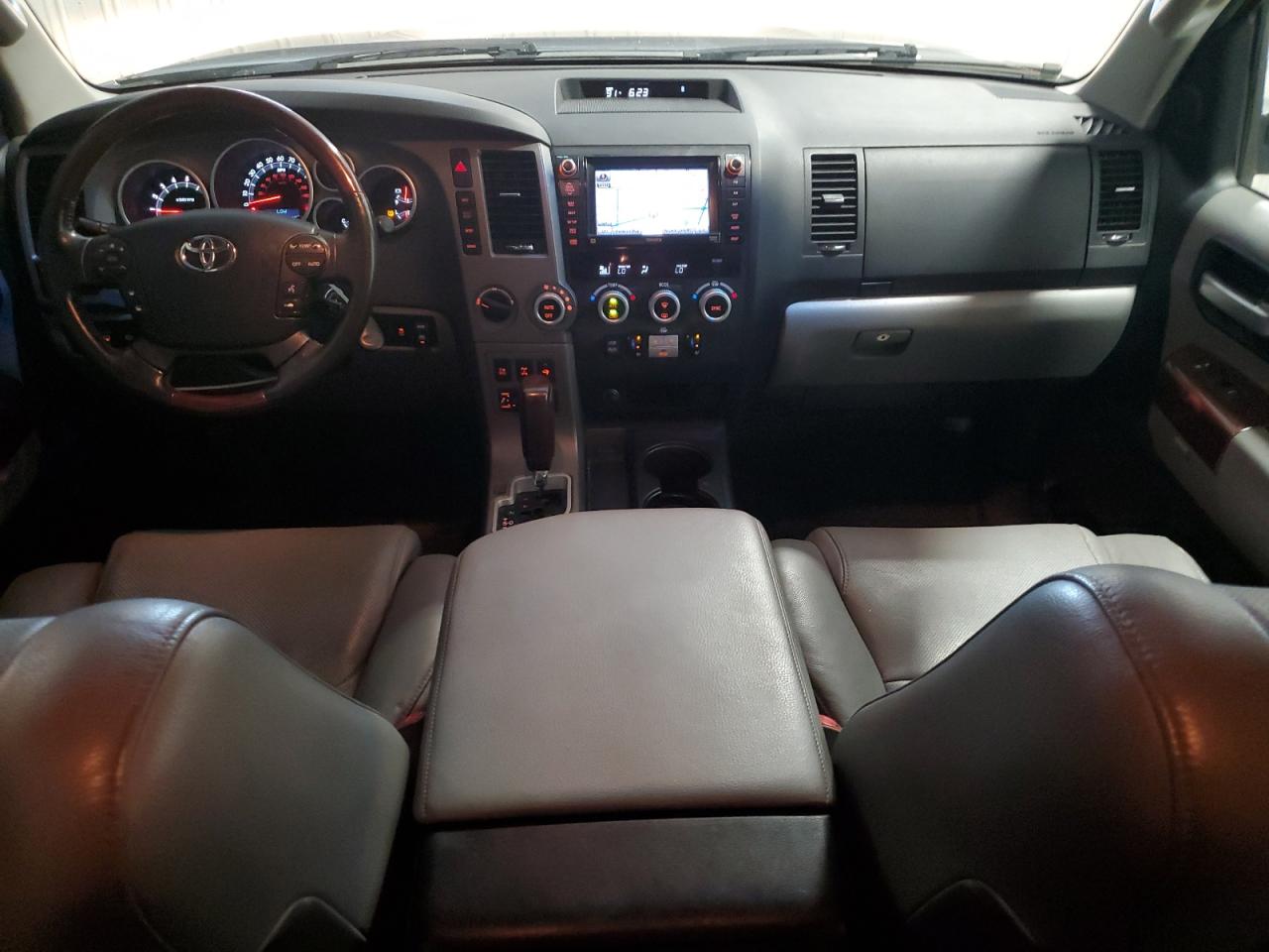 TOYOTA SEQUOIA PLATINUM