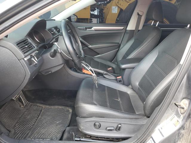 2017 VOLKSWAGEN PASSAT R-L 1VWDT7A30HC036529