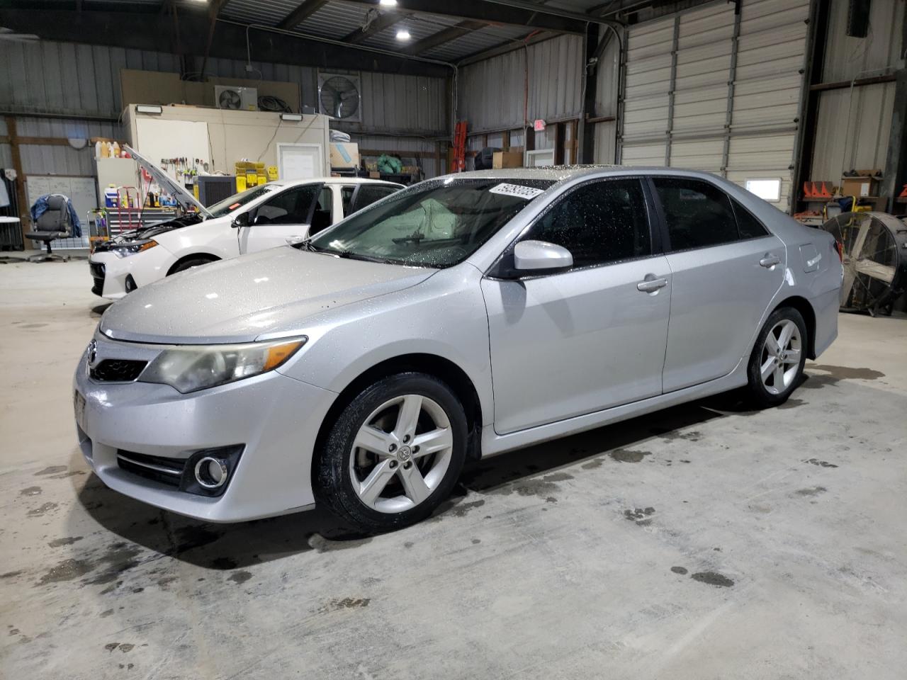 TOYOTA CAMRY BASE