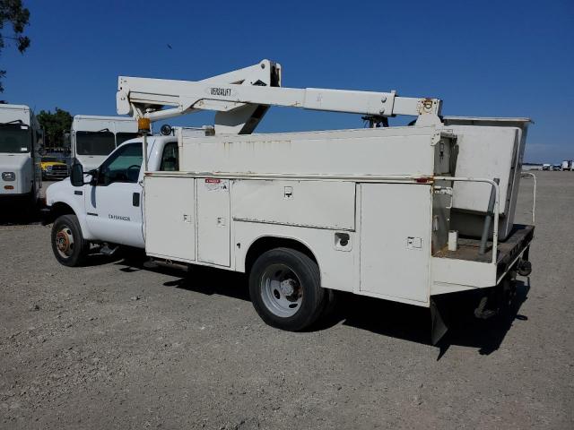 FORD F550 SUPER 2000 white chassis diesel 1FDAF57FXYEE52266 photo #3