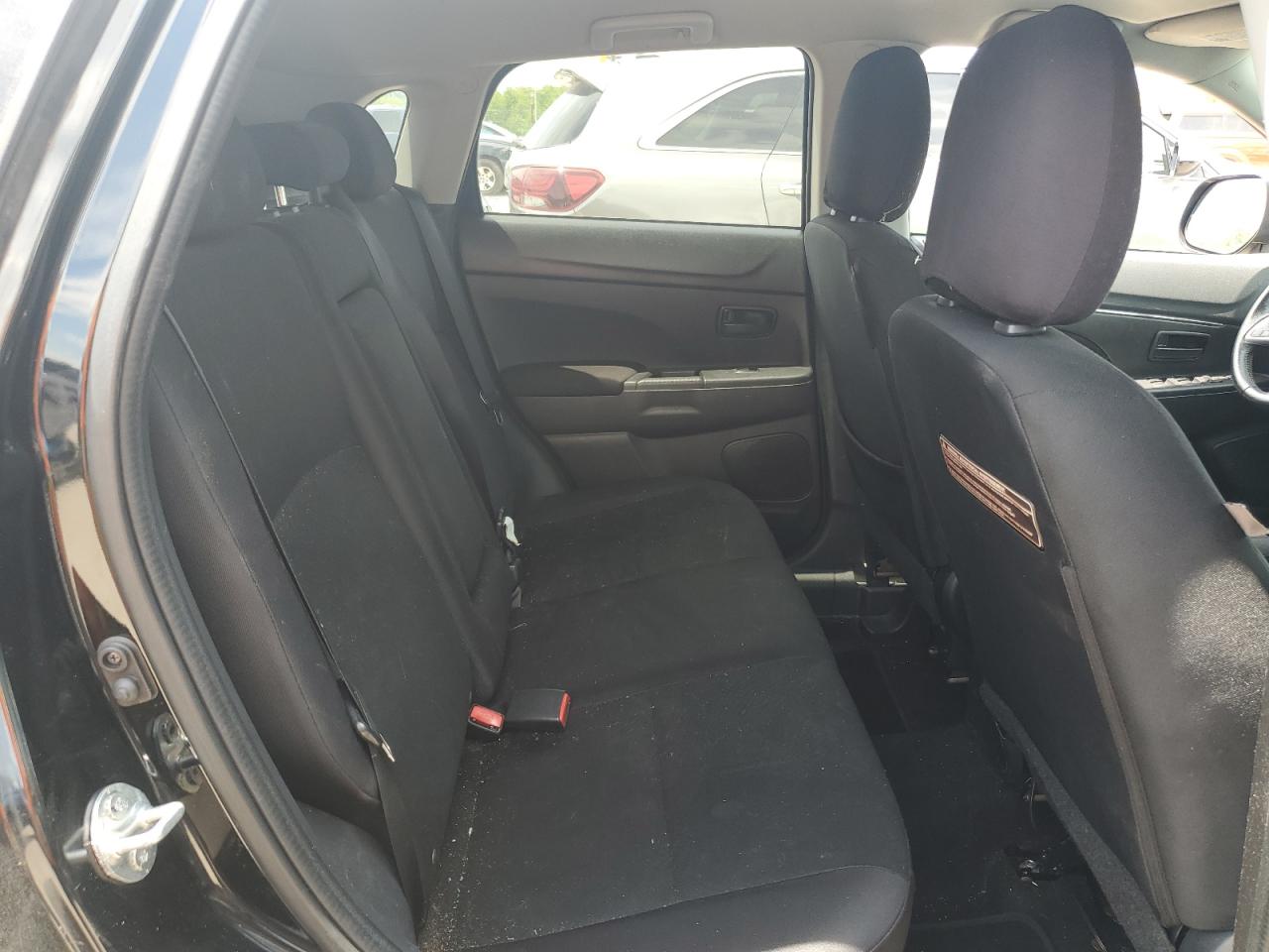 MITSUBISHI OUTLANDER ES