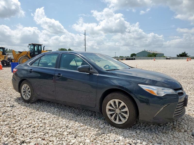 Vin: 4t1bf1fk1hu664300, lot: 59565885, toyota camry le 20174