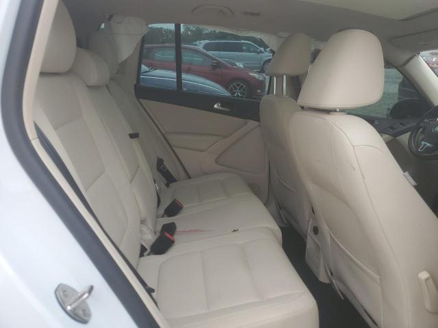 2016 VOLKSWAGEN TIGUAN S WVGAV7AX7GW583485