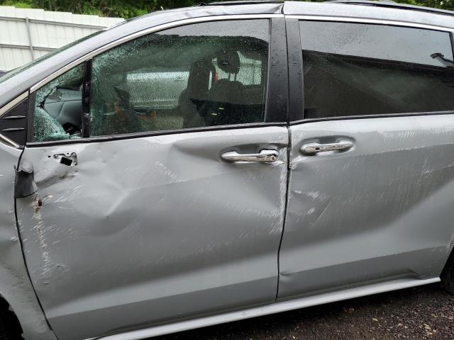 2022 TOYOTA SIENNA XLE 5TDASKFC6NS057884