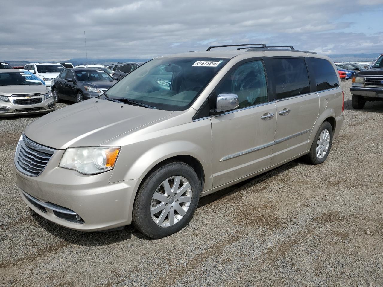 CHRYSLER TOWN & COUNTRY TOURING L