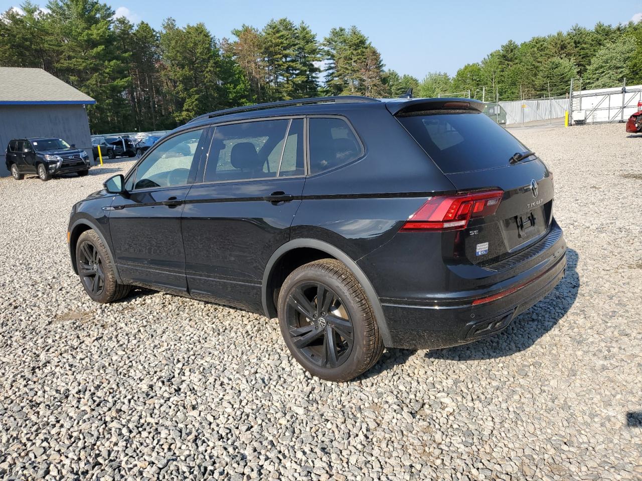 VOLKSWAGEN TIGUAN SE R-LINE BLACK