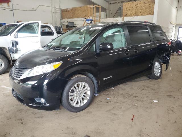 TOYOTA SIENNA XLE