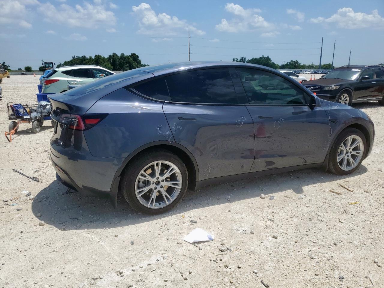 Tesla Model y 2023