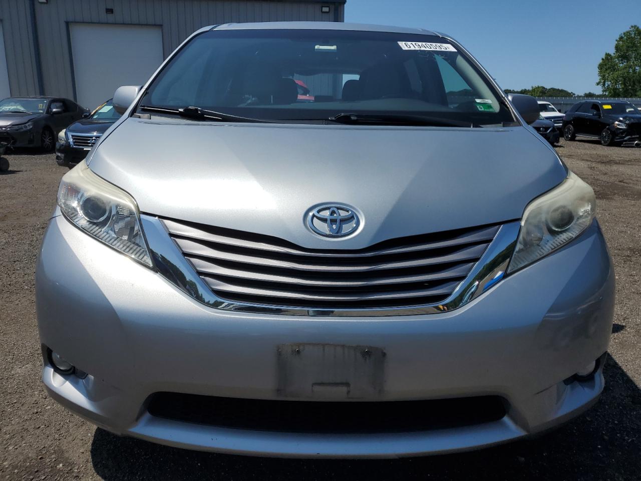 TOYOTA SIENNA XLE