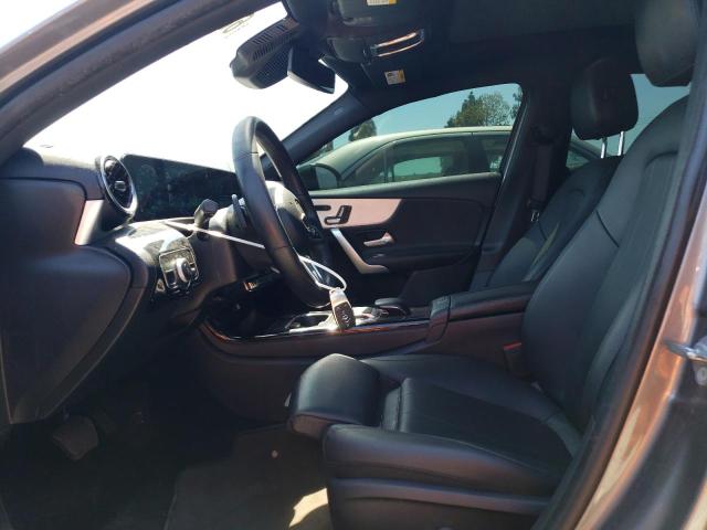 WDD3G4EB2KW027782 Mercedes-Benz A 220