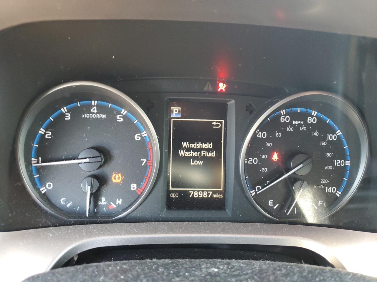JTMZFREVXJJ196099 TOYOTA RAV4 2018