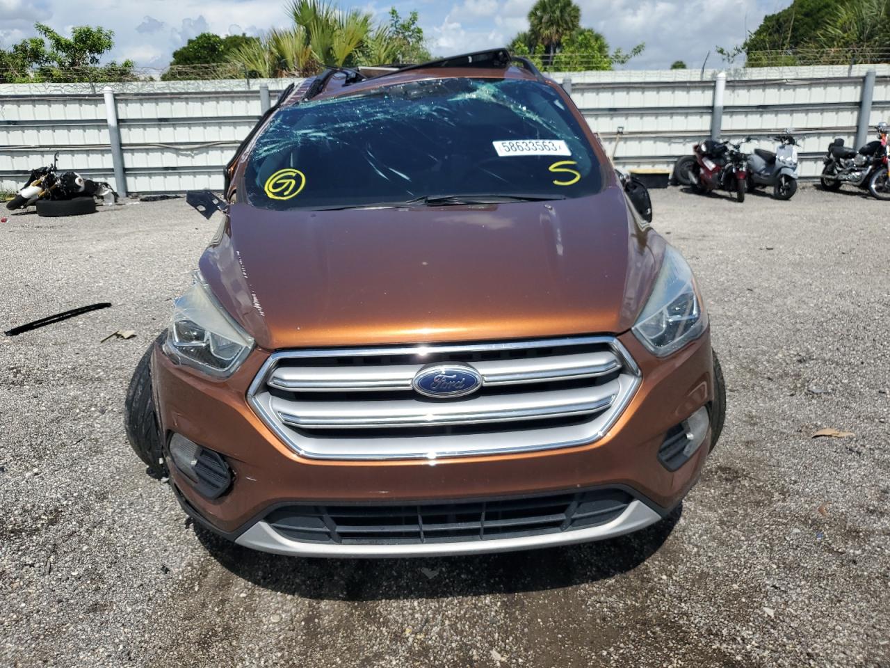 1FMCU0GD4HUD26510 FORD ESCAPE 2017