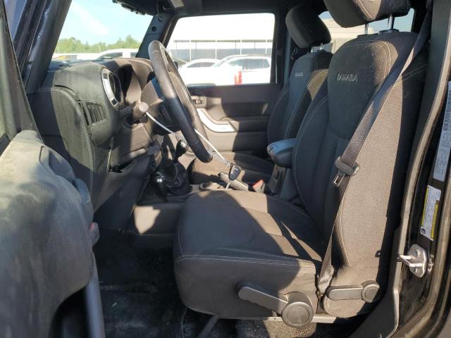 1C4BJWEG5HL634879 Jeep Wrangler Unlimited Sahara