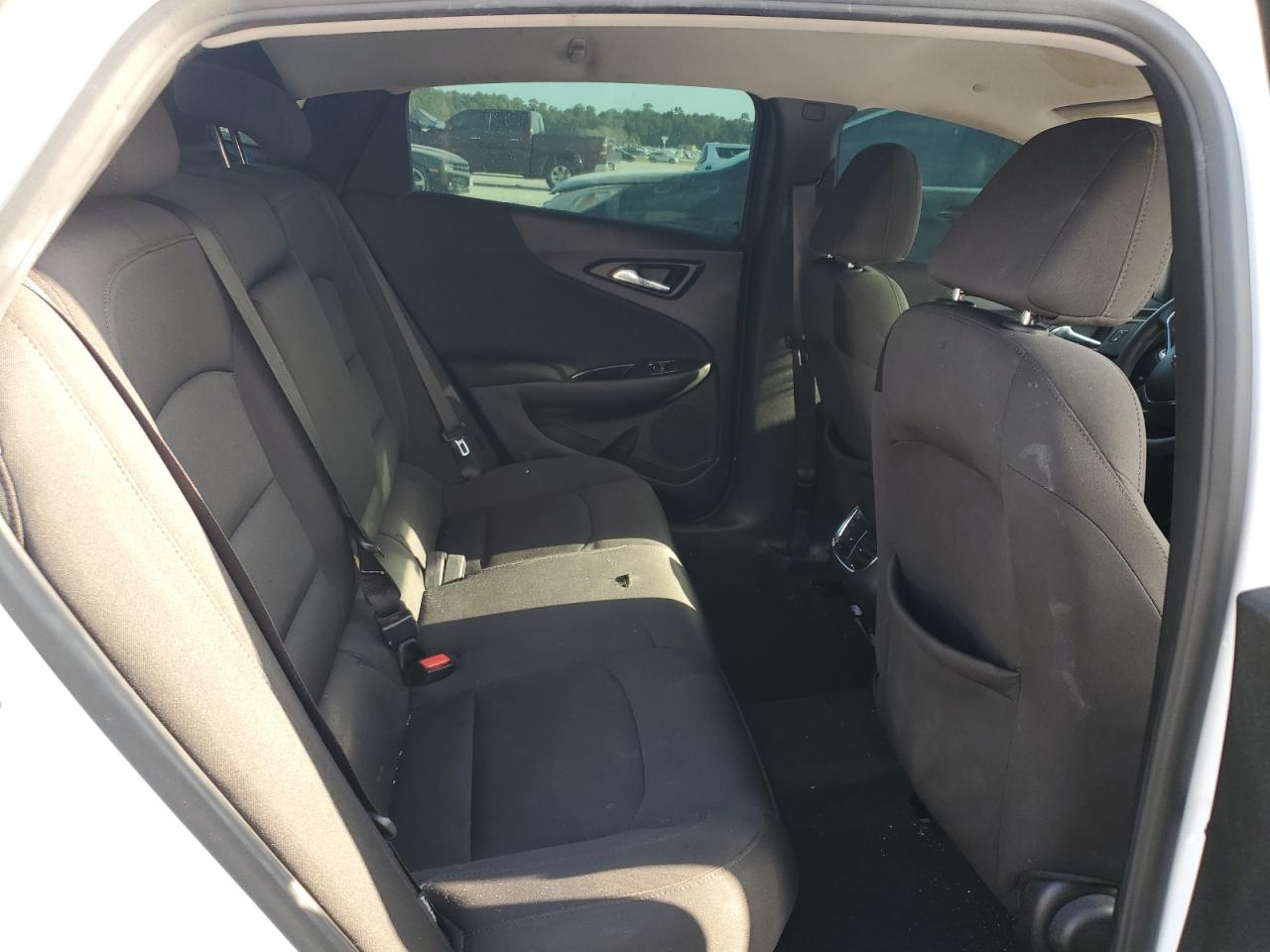 VIN: 1G1ZD5ST8JF273999 2018 CHEVROLET MALIBU