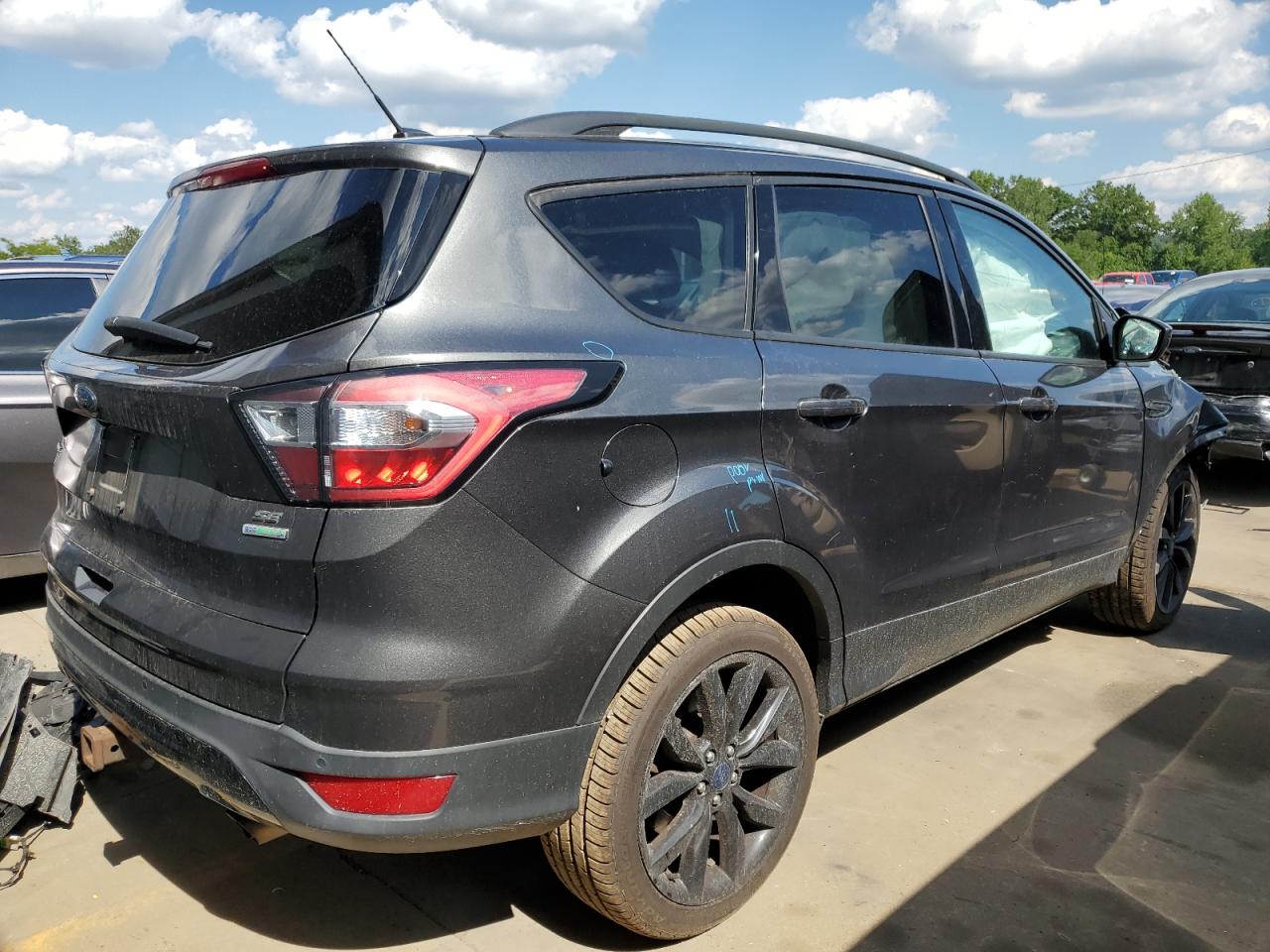1FMCU0G98HUC62855 FORD ESCAPE 2017