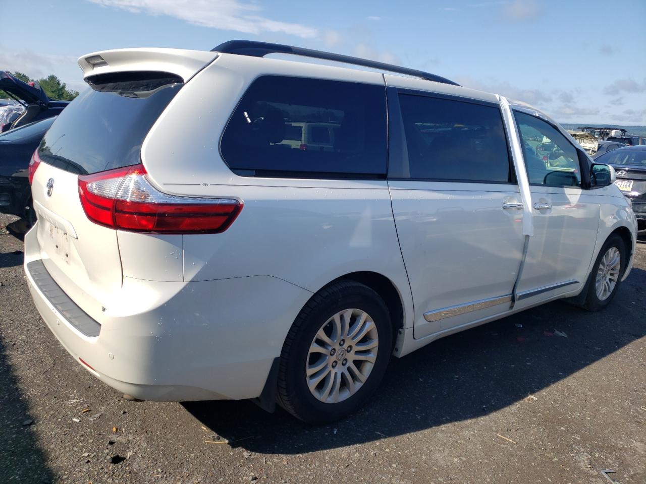 5TDYZ3DCXHS827768 TOYOTA All Models 2017
